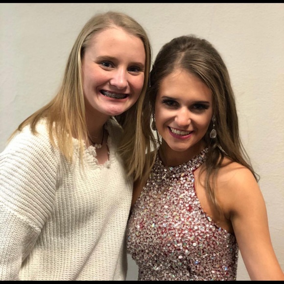 Meet your Posher, Mackenzye - Picture 1 of 1